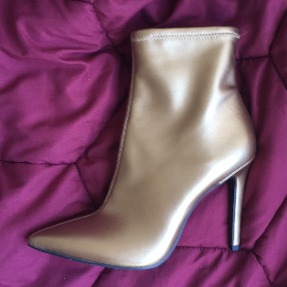 Boots heels brand new gold/bronze